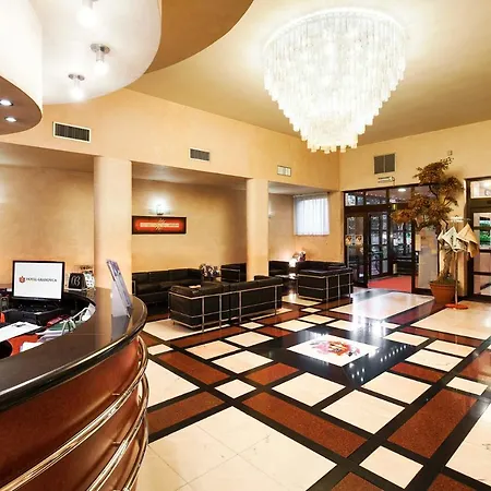 Granduca & Parking ホテル 4*